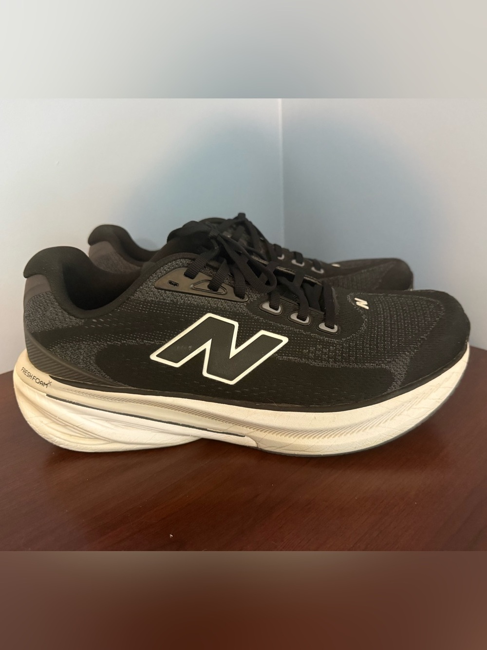 New Balance Men's 860 Black Running Shoes